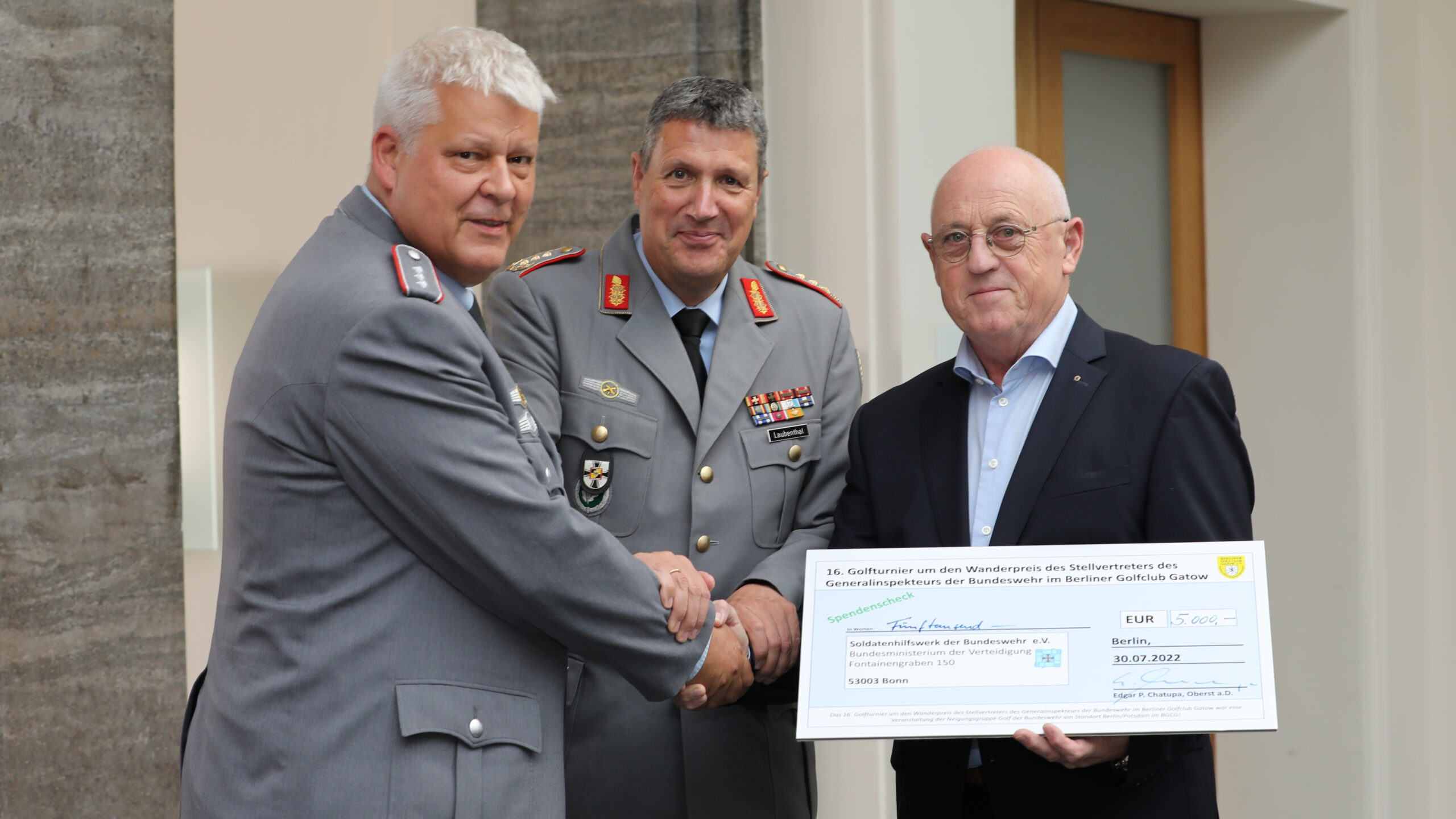 Golfturnier Gatow Spende Soldatenhilfswerk